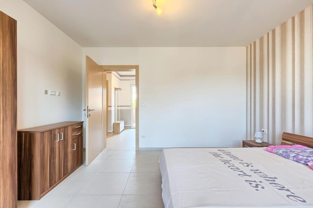 Lovely Fazana Apartments 400M From The Sea Luaran gambar